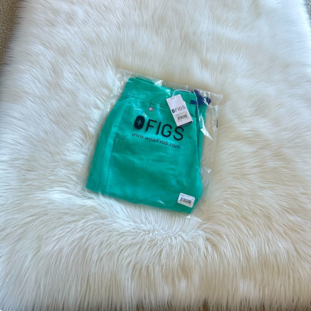 Figs NEW Surgical Green. Small Petite. Small Zamora Joggers.